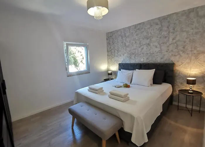 Apartments Milaroza